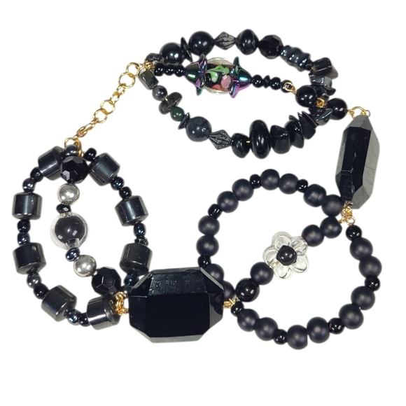 Kawaii Clear Flower Hematite Acrylic Beaded Rose Bracelet - Picture 2 of 3